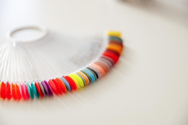 Ręcznie wykonane hafty na tkaninie